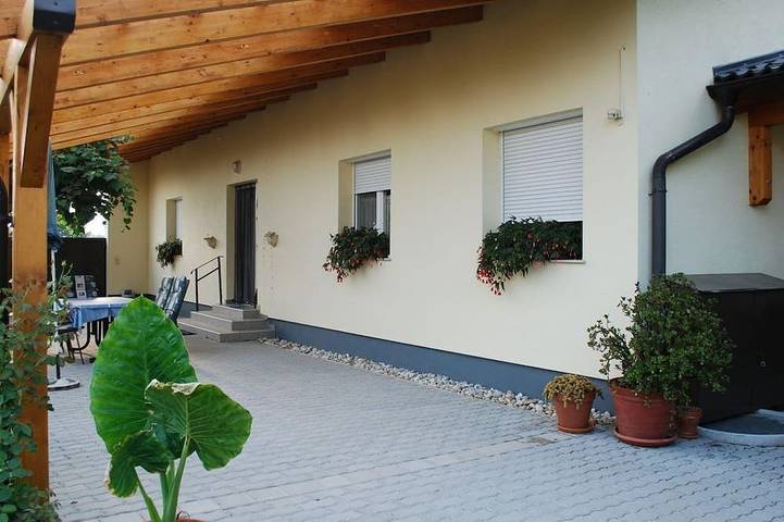 Ferienwohnung für 4 Personen, mit Garten in Illmitz