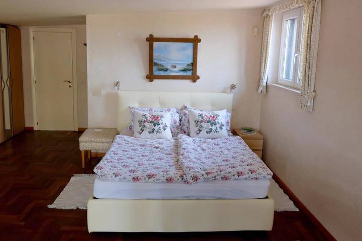 Gîte pour 4 personnes, avec vue ainsi que piscine et jardin, animaux acceptés à Fara in Sabina - 4