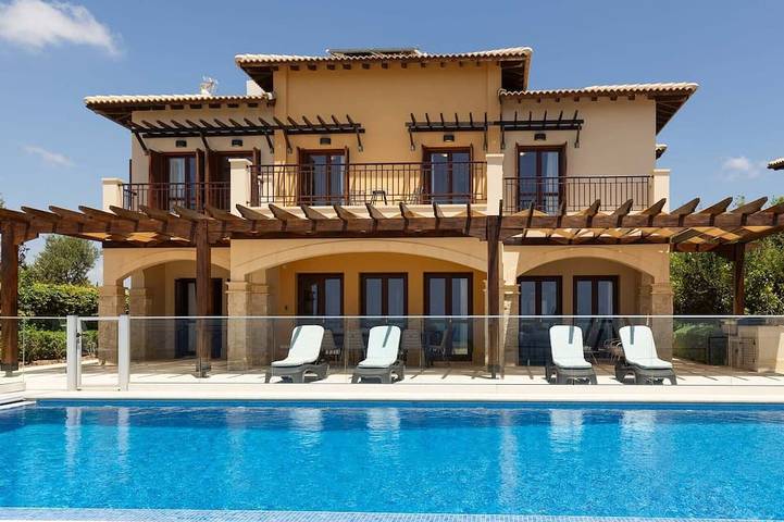 Holiday rental for 10 people, with garden and balcony, with pets in Aphrodite Hills