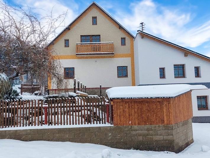 Ferienhaus für 15 Personen, mit Balkon und Garten sowie Sauna am Riesengebirge