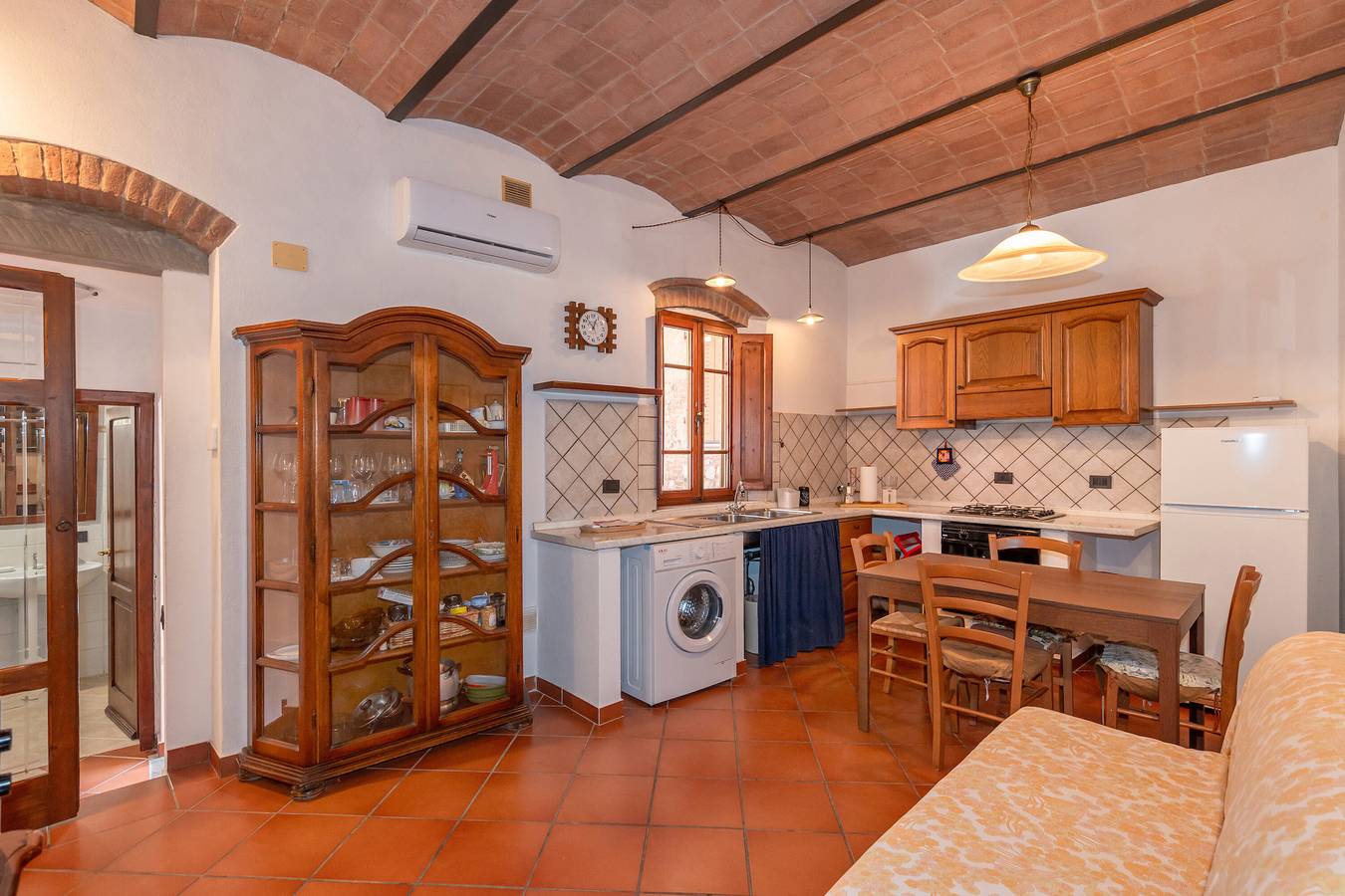 Ganze Wohnung, Apartment 'Leonardo' mit privater Terrasse, Wlan und Klimaanlage in Suvereto, Etruskische Küste