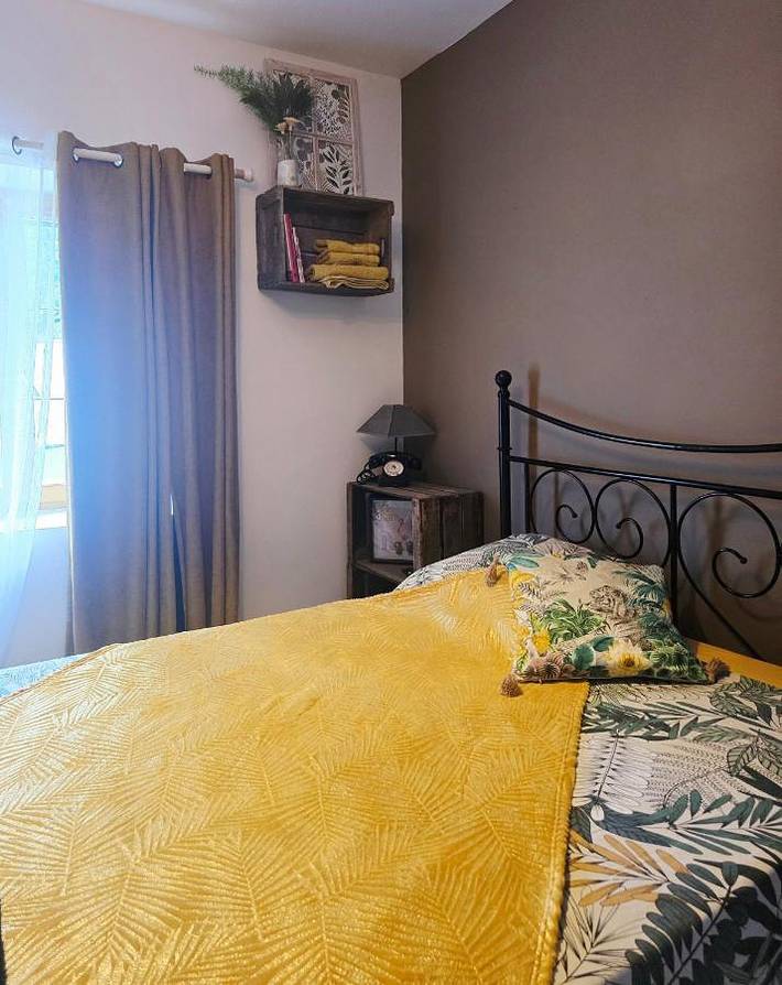 Gîte pour 2 personnes, avec jardin et terrasse à Crouzilles - 4