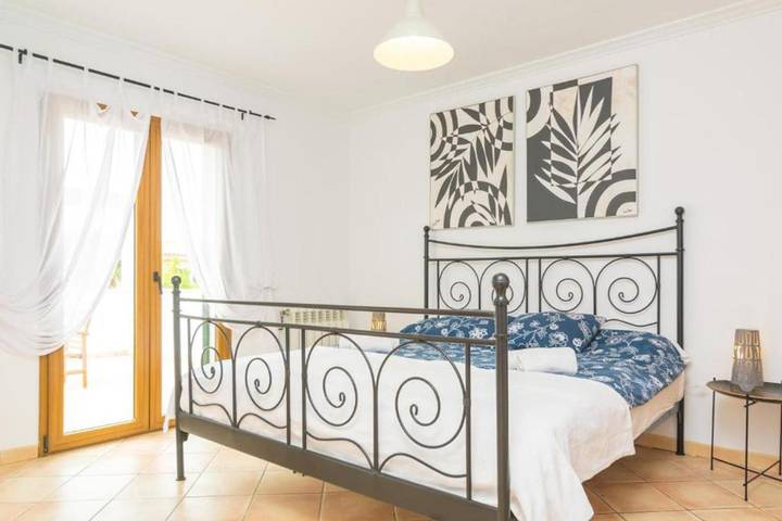 Villa pour 8 personnes, avec piscine ainsi que balcon et jardin à Cala Pi - 4