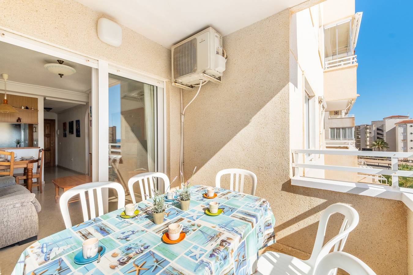 Apartamento entero, Apartamento 'Piso en la playa con piscinas y vistas al mar arenales' in Los Arenales del Sol, Elche