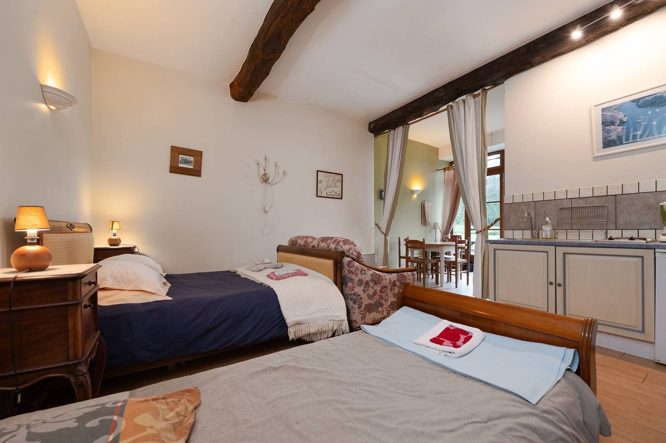Vakantiehuis 'Le Crévy - La Calèche - 3 Pers' met Privéterras, Tuin en Wi-Fi in La Chapelle-Caro, Vannes en omgeving