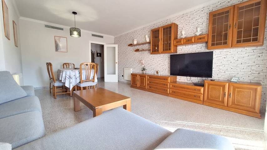 Casa de vacaciones 'Casa García' con balcón, Wi-Fi y aire acondicionado in La Aldea, Delta del Ebro