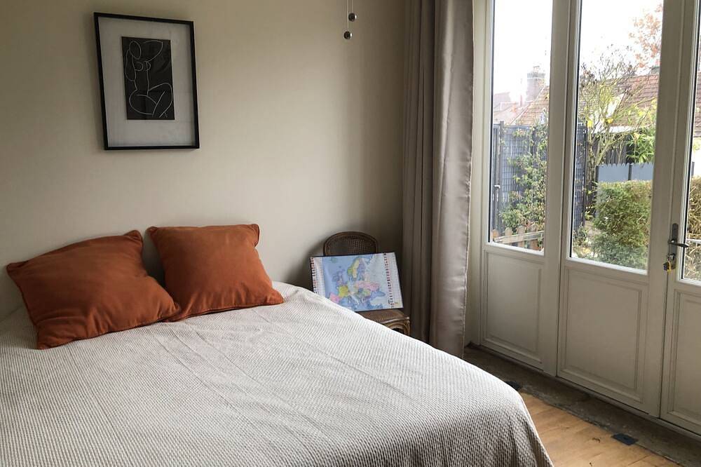 Appartement entier, Appartement lumineux ensollelié de plein pied avec jardin in Montfort-l'Amaury, Parc naturel régional de la Haute Vallée de Chevreuse