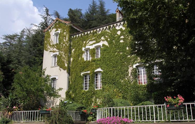 Location de vacances pour 20 personnes, avec jacuzzi et balcon à Vals-les-Bains - 2