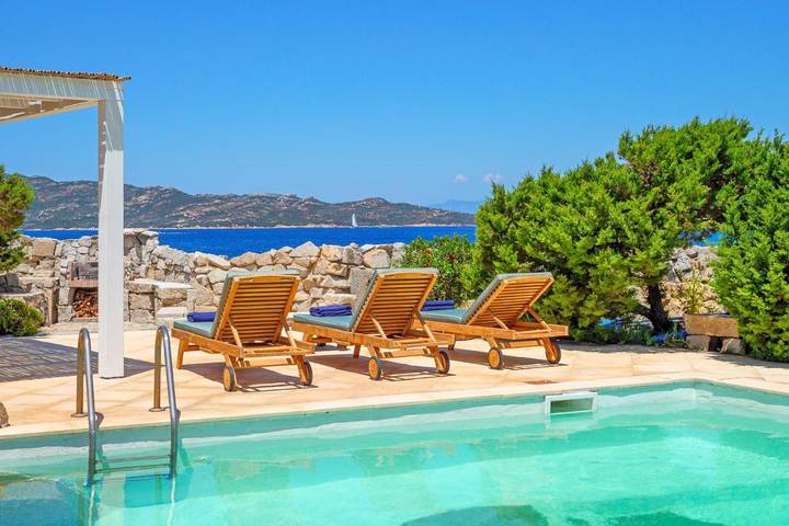 Villa für 6 Personen, mit Garten und Ausblick sowie Pool auf La Maddalena