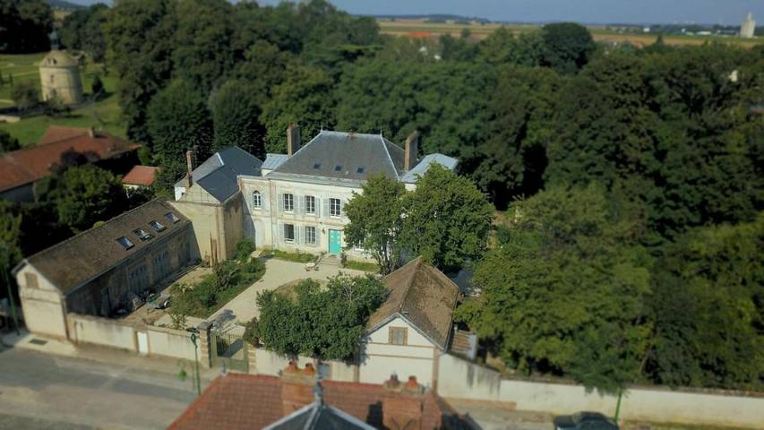 Location de vacances pour 6 personnes, avec Terrasse ainsi que Jardin et Vue à Villeblevin