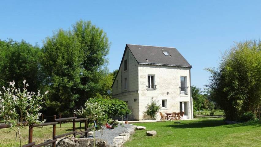 Location de vacances pour 2 personnes, avec jardin ainsi que piscine et vue, animaux acceptés à Anché - 2