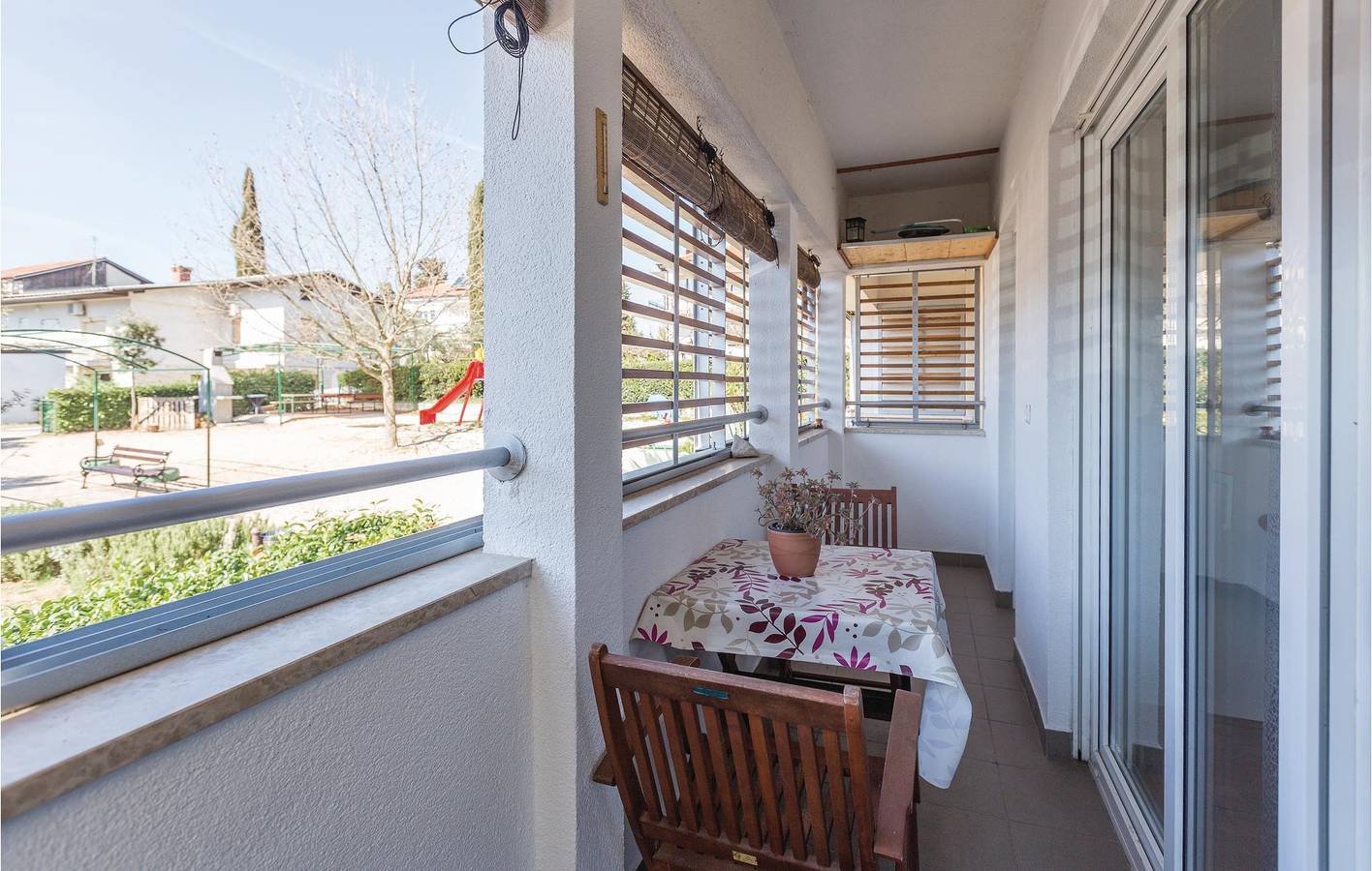 Apartamento vacacional entero, Acogedor, a 1,5 km de la playa: apartamento con wifi, aire acondicionado y terraza in Umag, Region de Umag