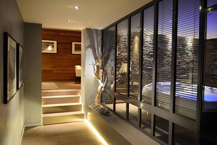 Chambre d’hôte pour 5 personnes, avec Jacuzzi et Terrasse ainsi que Jardin et Vue sur le lac à Sévrier