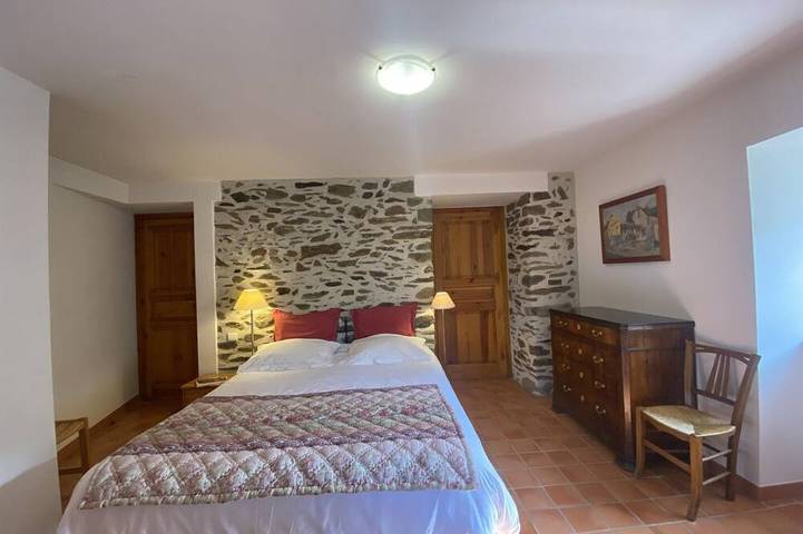 Location de vacances pour 8 personnes, avec jardin, animaux acceptés à UR - 4