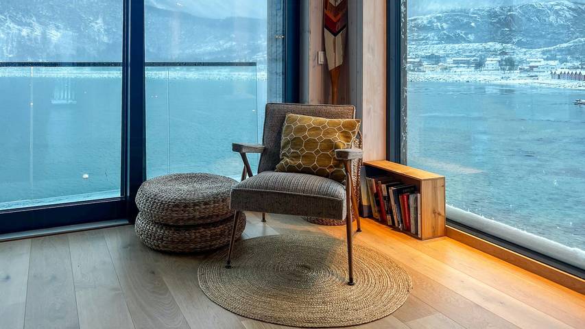 Haus am Wasser mit Panoramablick in Nordskot in Steigen