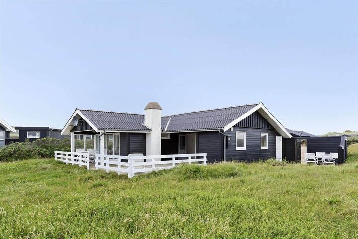 Feriehus for 6 personer, med terrasse - 1