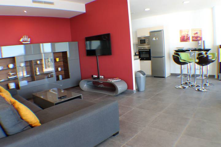 Chalet para 8 personas, con piscina además de jardín y terraza, Se admiten mascotas en Cataluña - 4