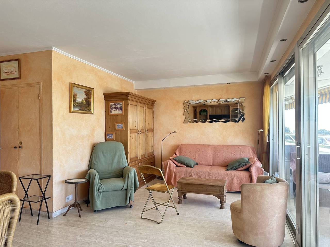 Apartamento entero, Apartamento espacioso con terraza vista al puerto, aparcamiento incluido in Villeneuve-Loubet Plage, Villeneuve-Loubet