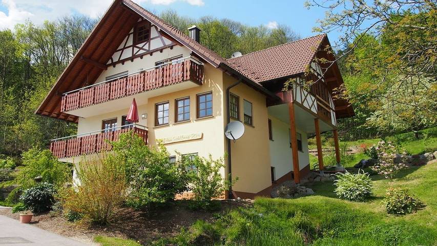 Ferienhaus für 2 Personen, mit Garten und Balkon sowie Sauna - 1