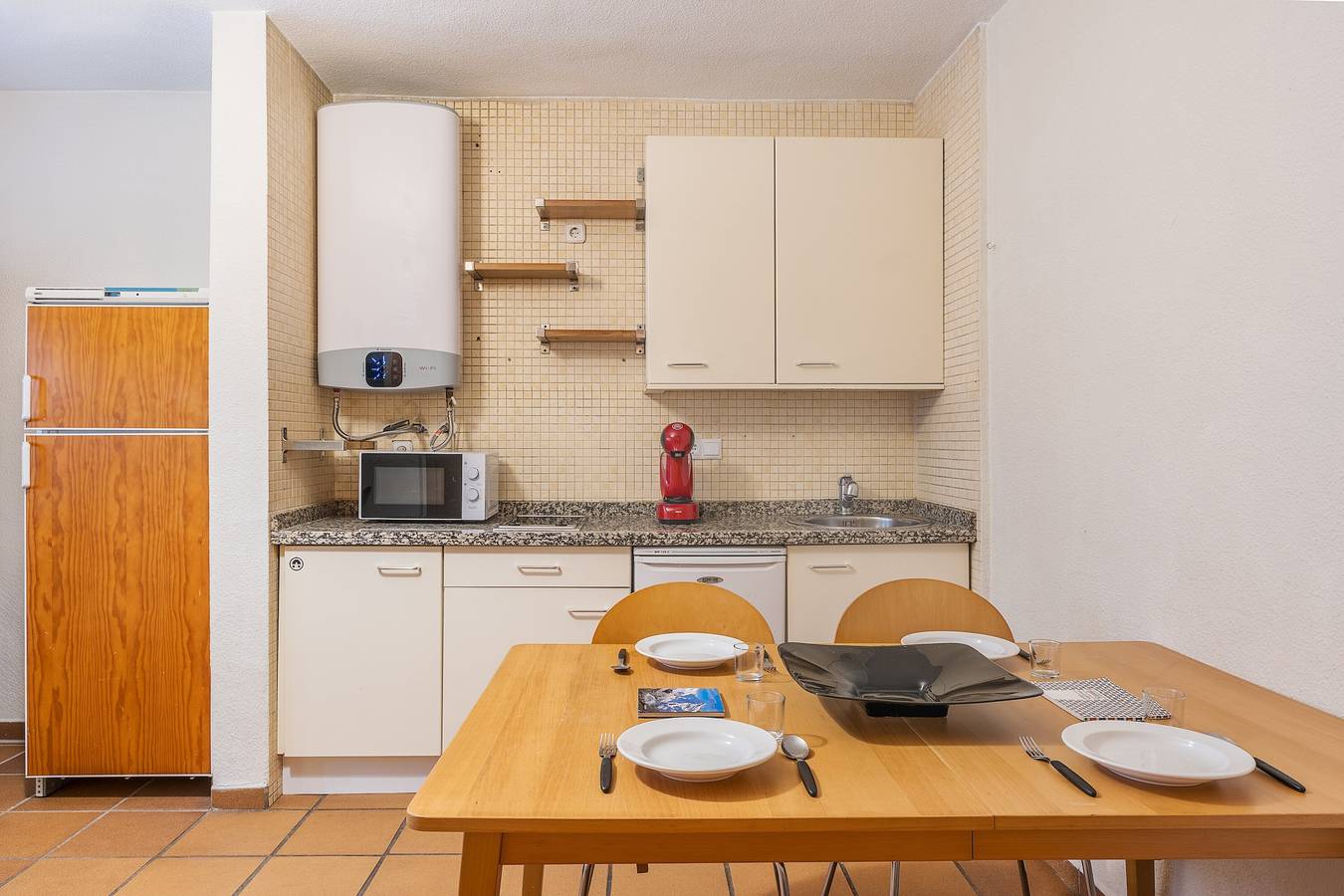 Entire apartment, 1-Bedroom Apartment in the Artyffal Building in Sierra Nevada Ski Resort, Monachil