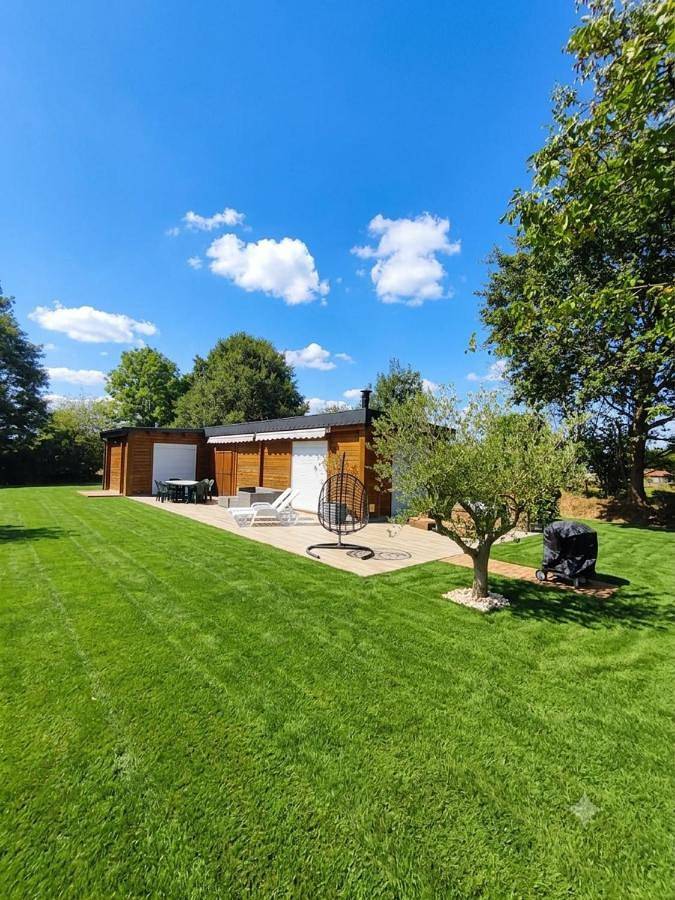 Location de vacances pour 4 personnes, avec Jacuzzi et Terrasse ainsi que Jardin et Vue à Lieurey