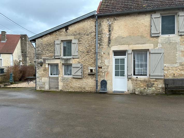 Location de vacances pour 6 personnes, avec jardin dans Rimaucourt