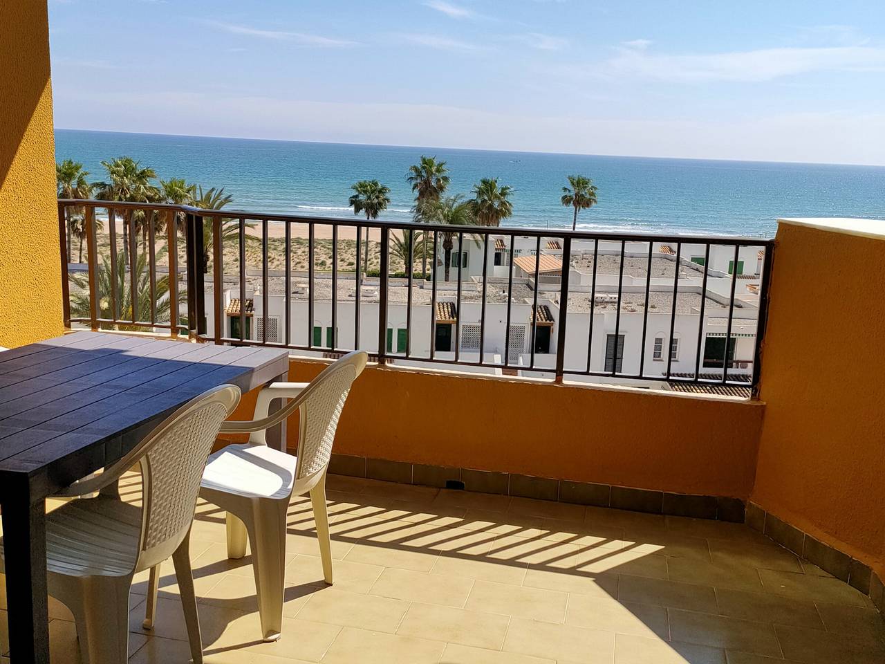 Ganze Wohnung, Familienapartment nahe dem Strand mit Gemeinschaftspool und Parkplatz in Xeraco in Platja de l'Ahuir (Gandia), Xeraco
