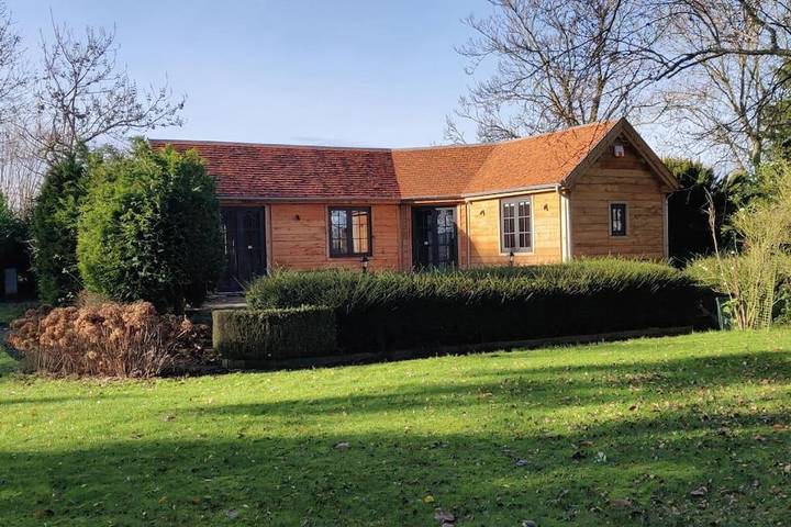 Chalet pour 4 personnes, avec Terrasse ainsi que Jardin et Vue à Saint-Trond