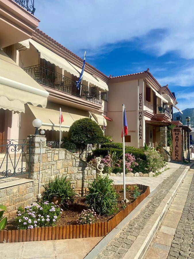 Location de vacances pour 6 personnes, avec vue ainsi que jardin et balcon dans Palaia Epidavros - 4