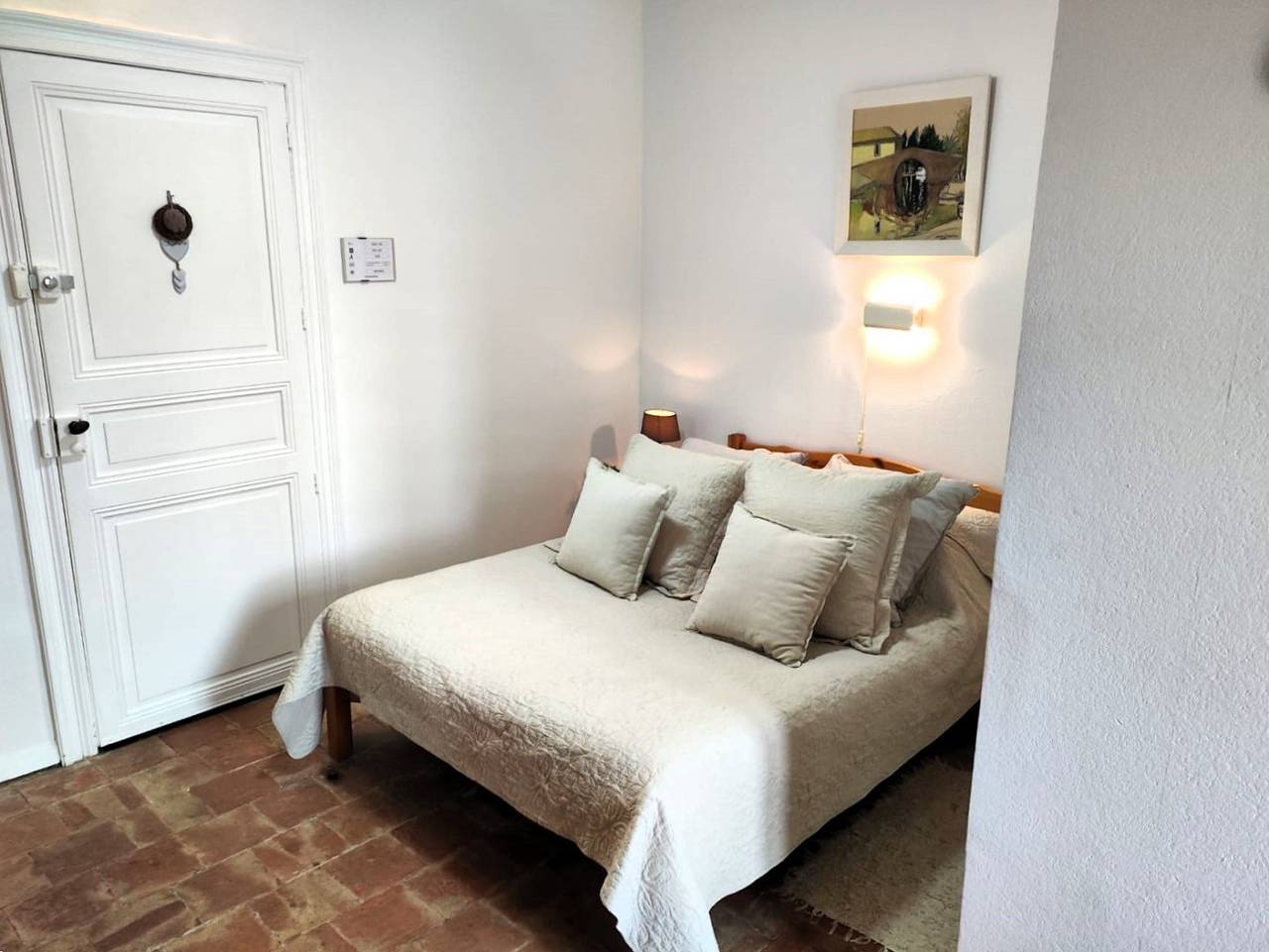Chambres d'hôtes charmantes situées au bord du canal du Midi - Chambre Olive in Ginestas, Côte méditerranéenne (France)