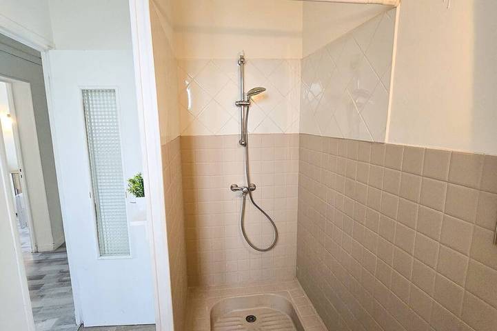 Gîte pour 4 personnes, avec balcon à Château-Arnoux-Saint-Auban - 4