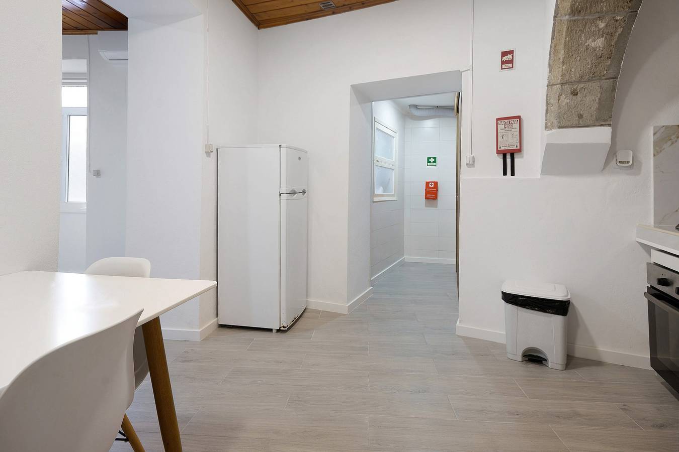 Vakantiehuis 'Casa Flor de Laranjeira' met gedeeld terras, wifi en airconditioning, foto 8