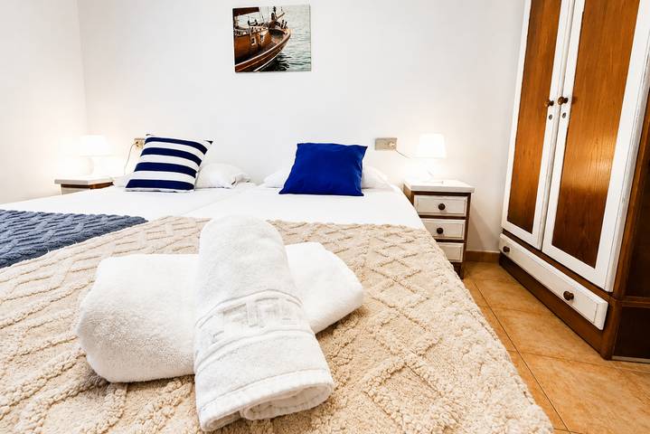 Entire apartment, Cozy Apartment in Cudillero: Steps to Coastline & Dining in Cudillero, Costa Verde (Spain)