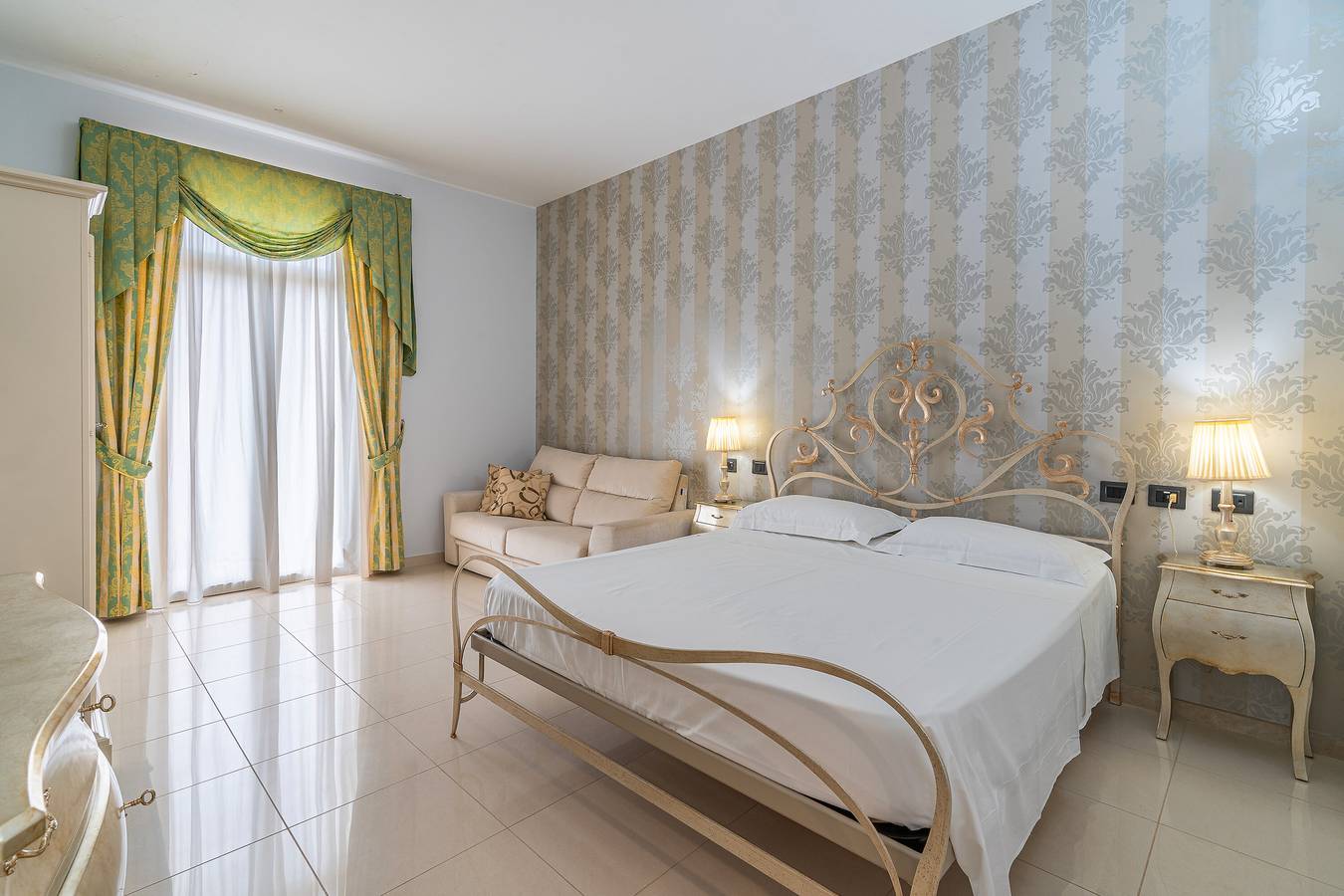 Zimmer 'Sorrow - Doppelzimmer mit Balkon' mit gemeinsamem Garten, Wlan und Klimaanlage in Marzamemi, Pachino