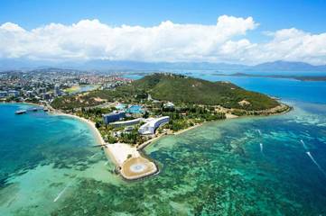 Station pour 2 personnes, avec sauna et jacuzzi ainsi que jardin et piscine à Nouméa