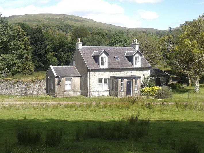Log cabin for 5 people, with garden in Scotland