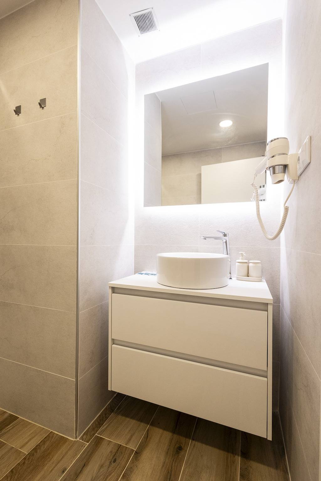 Entire studio, Studio for 4 people with terrace in Valencia, Costa de Valencia