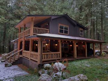 Cottage Rentals for 8 Guests in Rhododendron, Mount Hood, Picture 1