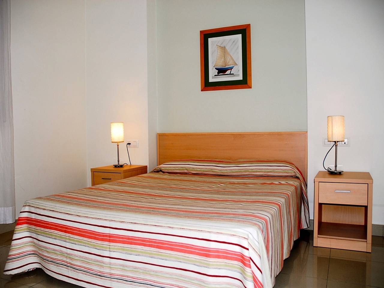 Ganze Wohnung, Geräumige Wohnung in L'Escala für 6 Personen mit Pool, Strandnähe und moderner Ausstattung in l'Escala, Oberampurien