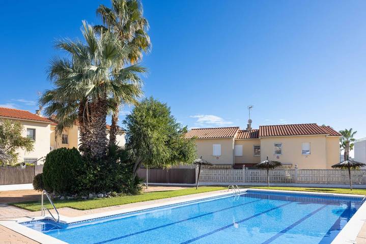 Casa rural para 8 personas, con piscina y jardín, Familias con niños en Creixell - 2