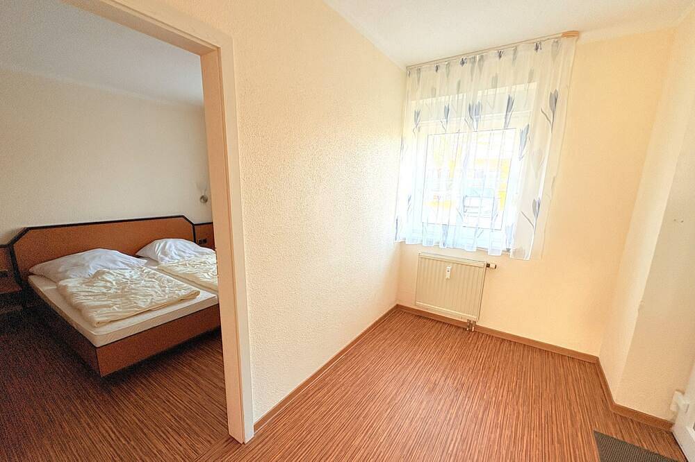 Ganze Wohnung, Ferienwohnung 46 – Helles Erdgeschossapartment mit Wlan und Terrasse in Buschvitz, Bergen auf Rügen und Umgebung