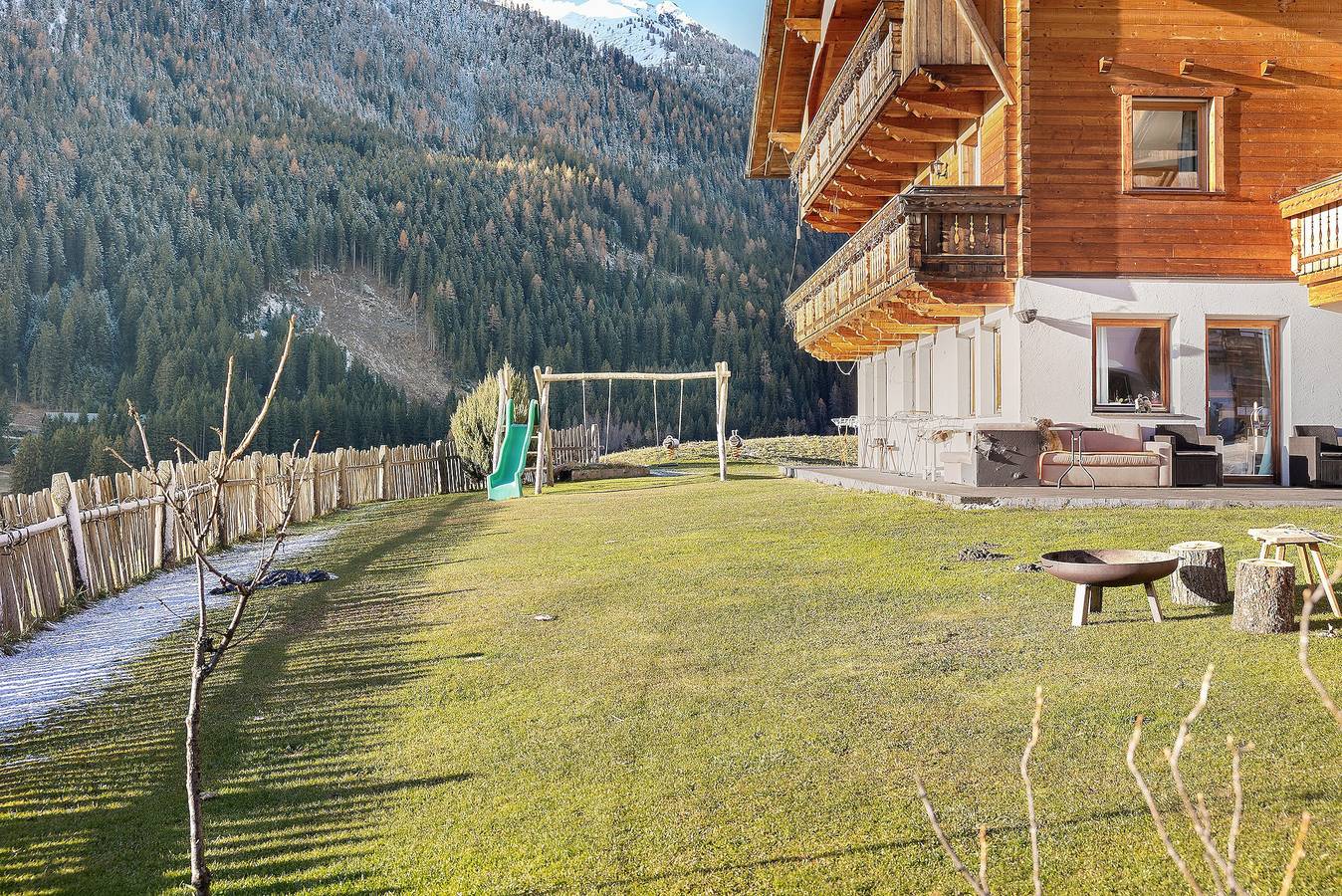 Ganze Wohnung, Apartment "Burgerhof Dolomiten" mit Bergblick, großer Privatterrasse und Wlan in Villgratner Berge, Gsies