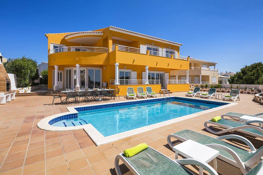 Villa for 15 People in Luz, Faro District