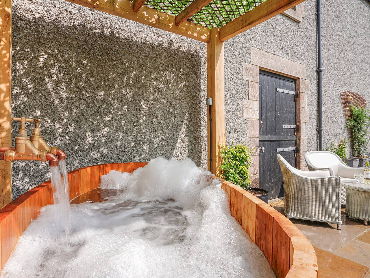 Westhills Courtyard - The Loft in Winster, Derbyshire