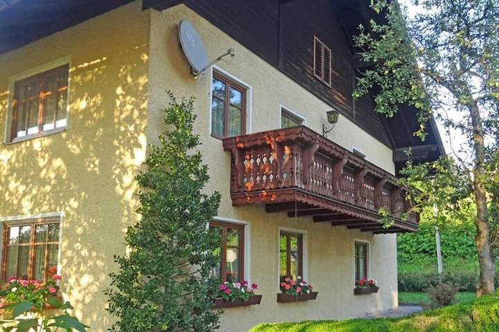 Ferienwohnung für 3 Personen, mit Balkon und Garten in Steinbach am Attersee