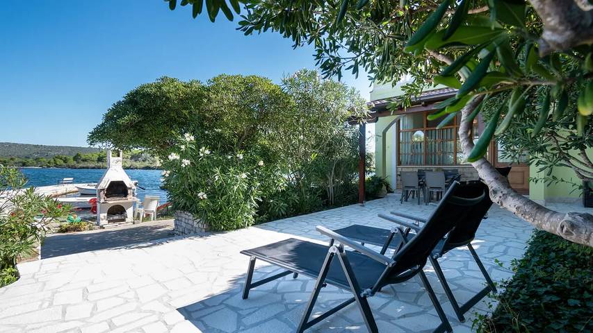 Gîte pour 4 personnes, avec terrasse, animaux acceptés à Sali