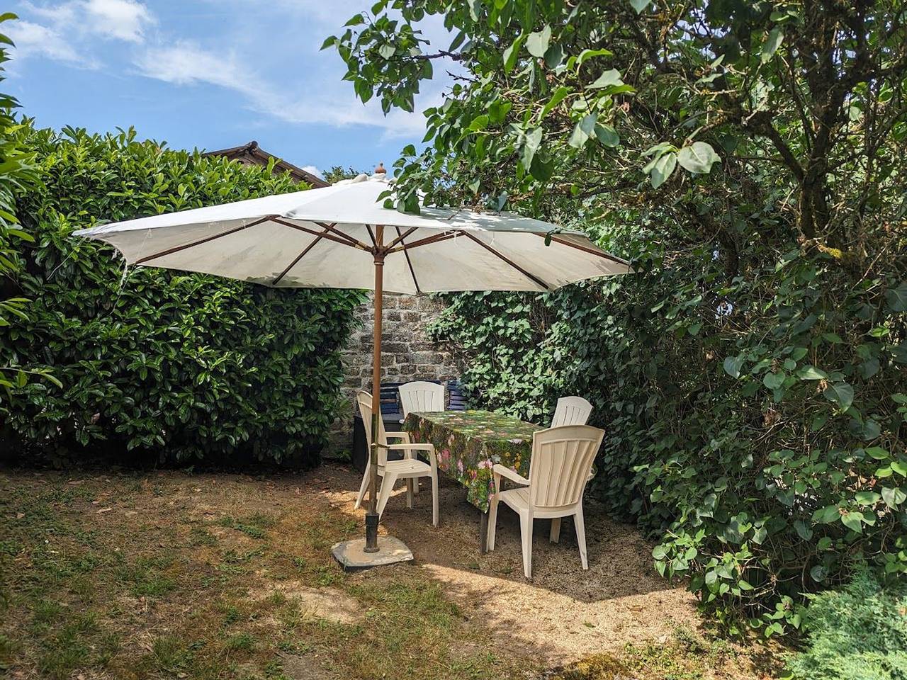 Maison de charme près de Neufchâteau avec jardin, terrasse et jeux extérieurs in Saint-Ouen-lès-Parey, Neufchâteau