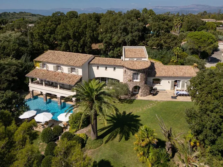 Chalet para 16 personas, con terraza y piscina además de jardín y vistas - 1