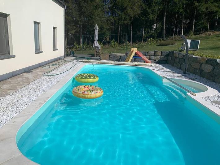 Gîte pour 4 personnes, avec vue ainsi que jardin et piscine dans Nadrin - 3