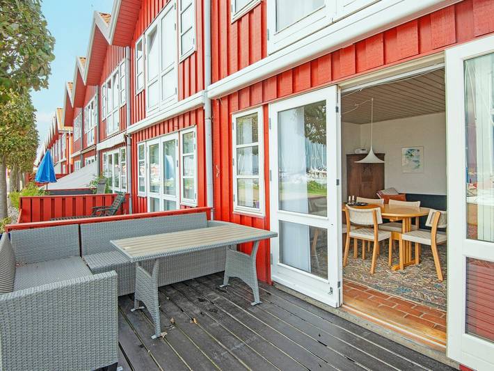 Ferieudlejning for 7 personer, med terrasse og balkon/terrasse, husdyr tilladt i Ebeltoft
